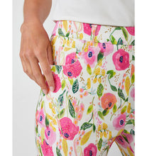 Load image into Gallery viewer, Peony Print Capris