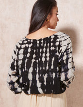 Load image into Gallery viewer, Flowy Tie Dye Top