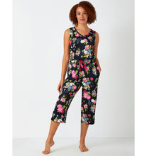 Load image into Gallery viewer, Yummy Capri Pant - Flower