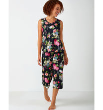 Load image into Gallery viewer, Yummy Capri Pant - Flower