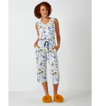 Load image into Gallery viewer, Yummy Capri Pant - Heirloom