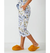 Load image into Gallery viewer, Yummy Capri Pant - Heirloom