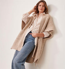 Load image into Gallery viewer, Chunky Knit Pocket Wrap