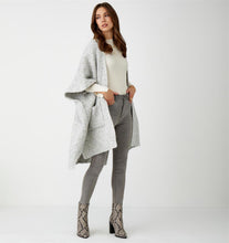 Load image into Gallery viewer, Chunky Knit Pocket Wrap