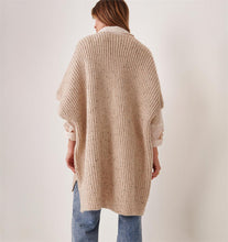 Load image into Gallery viewer, Chunky Knit Pocket Wrap
