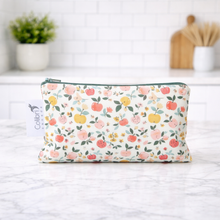 Load image into Gallery viewer, Colibri Canada - Apples Reusable Snack Bag - Medium