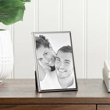 Load image into Gallery viewer, Lino Silver Trim Frame - 4x6
