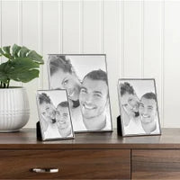 Load image into Gallery viewer, Lino Silver Trim Frame - 5x7
