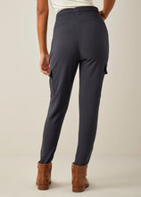 Load image into Gallery viewer, Jogger Athletica Pants
