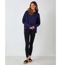 Load image into Gallery viewer, Capri Essential Seamless Leggings - Black
