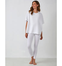 Load image into Gallery viewer, Capri Essential Seamless Leggings - White
