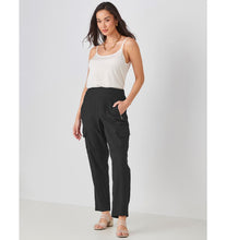 Load image into Gallery viewer, Easy Everyday Cargo Pant - Black
