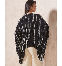 Load image into Gallery viewer, Short Tie Dye Kimono
