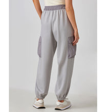 Load image into Gallery viewer, Relaxed Cargo Jogger - Grey Melange
