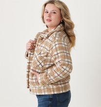 Load image into Gallery viewer, Sherpa Jacket - Tan Plaid
