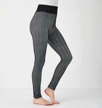 Load image into Gallery viewer, Zig Zag Leggings
