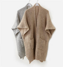 Load image into Gallery viewer, Chunky Knit Pocket Wrap
