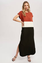 Load image into Gallery viewer, Bluivy - Color Block Maxi Dress

