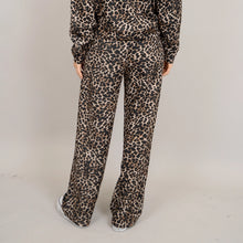 Load image into Gallery viewer, Victoria Printed Soft Knit Pant
