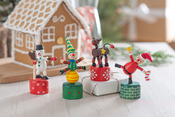 Holiday Wood Push-Up Puppets