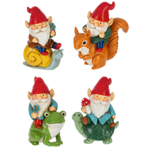Load image into Gallery viewer, Gnome W/Critter Figurines
