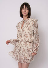 Load image into Gallery viewer, Elfi Yoryu Crinkle Chiffon Blouse - Peach Floral
