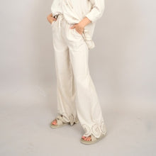 Load image into Gallery viewer, Morissa Drawstring Scalloped Pants - Linen
