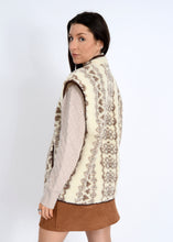 Load image into Gallery viewer, Banff Sherpa Vest
