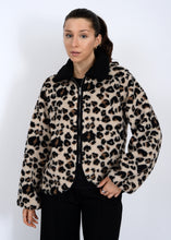 Load image into Gallery viewer, Joline Sherpa Jacket - Animal Print
