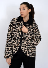 Load image into Gallery viewer, Joline Sherpa Jacket - Animal Print
