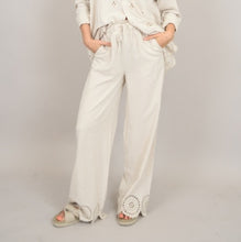 Load image into Gallery viewer, Morissa Drawstring Scalloped Pants - Linen
