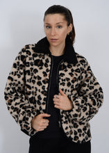 Load image into Gallery viewer, Joline Sherpa Jacket - Animal Print
