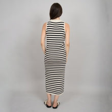 Load image into Gallery viewer, Varuna Crew Neck Dress
