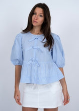 Load image into Gallery viewer, Tally Puff Front Tie Shirt
