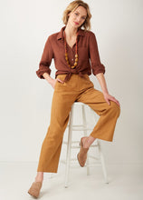 Load image into Gallery viewer, Crinkle Gauze Button Shirt
