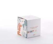 Load image into Gallery viewer, Voy Fragrance Candle - Oak Aged Cognac &amp; Black Fig
