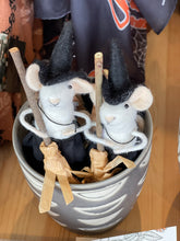 Load image into Gallery viewer, Spooky Felt Mouse
